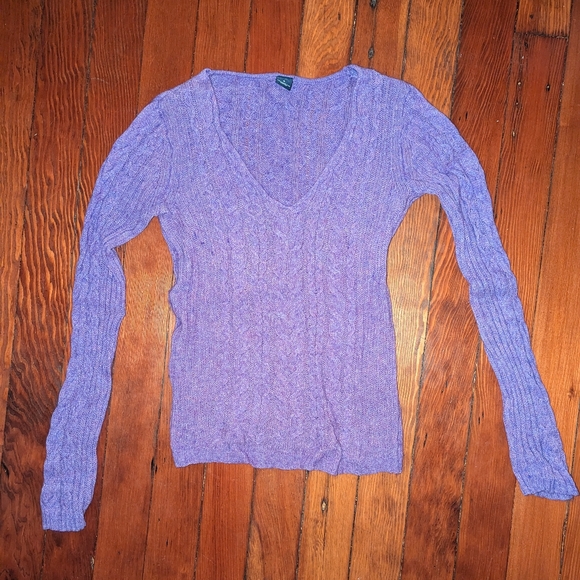 GAP Sweaters - GAP Women's V-Neck Wool Sweater in Lavender M